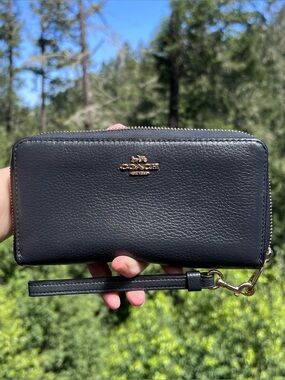 COACH Long Zip-Around Wallet Navy Pebble Leather w Gold Hardware AUTHENTIC